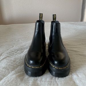 Dr. Martens Chelsea boots never worn !! Size 7